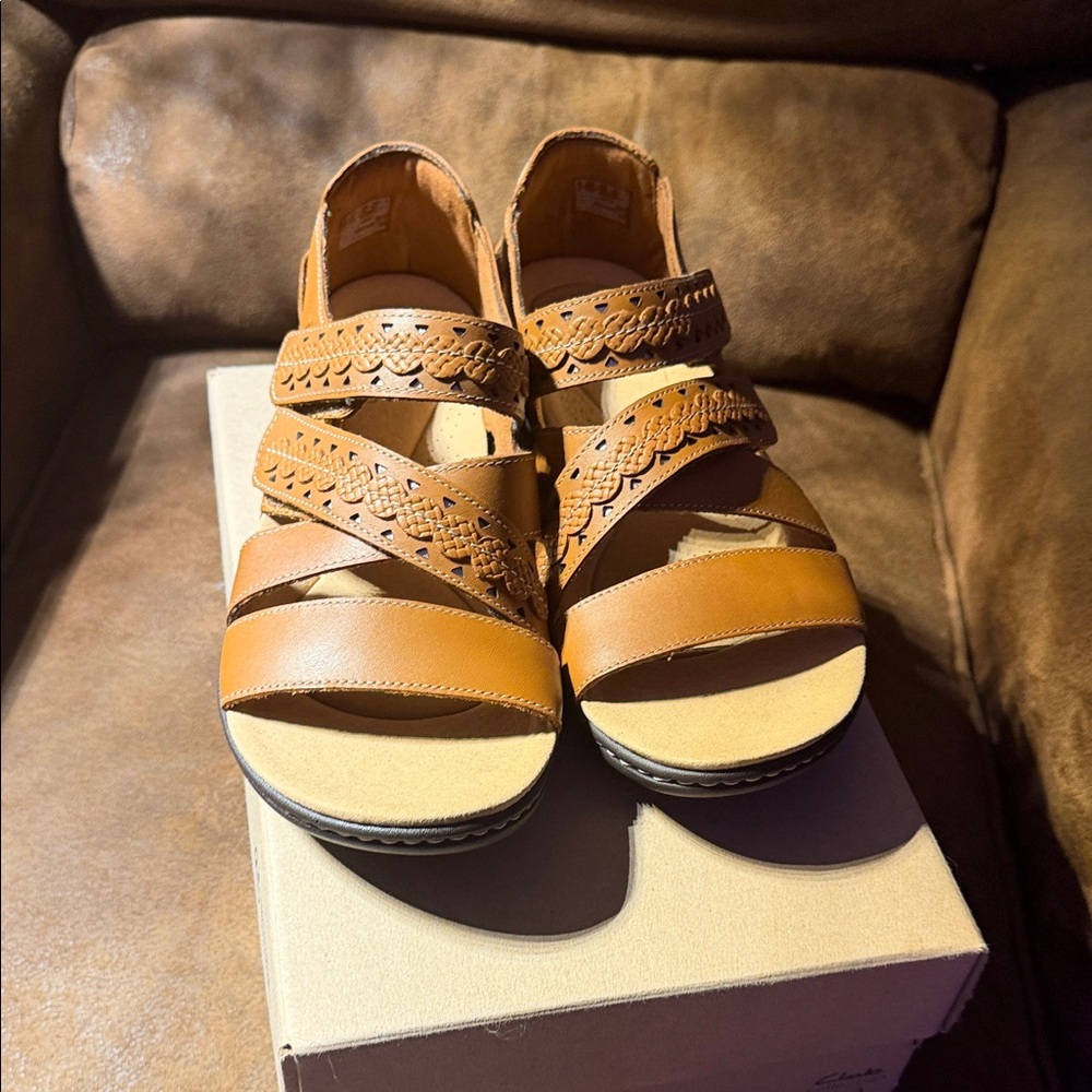 Clarks Tan Leather Sandals - Picture 2 of 9